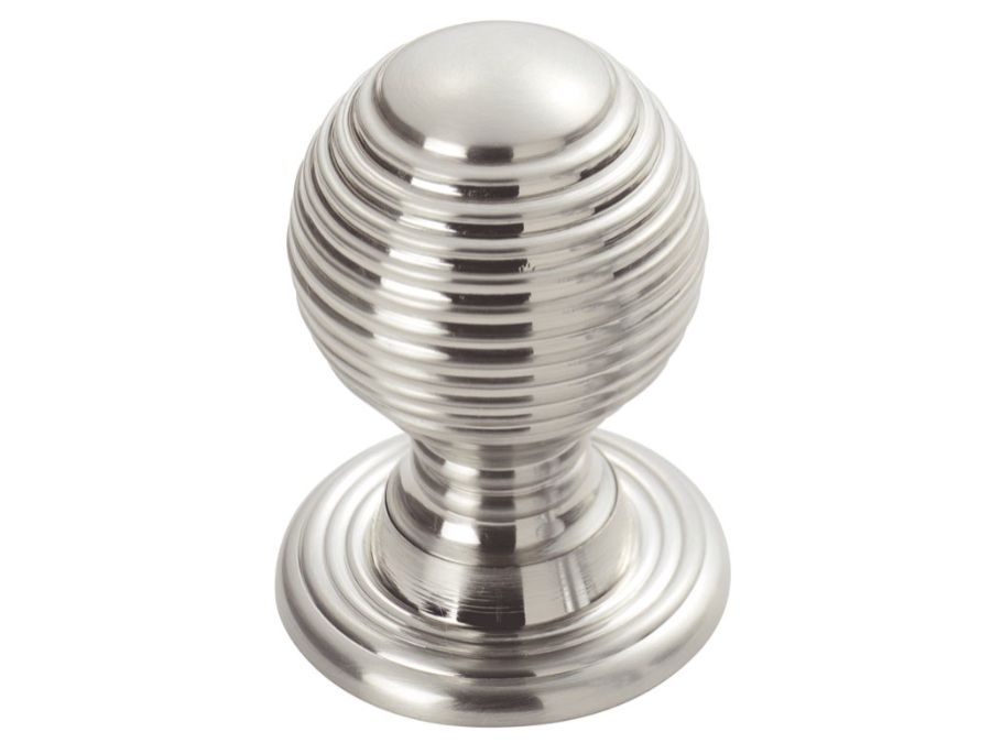 FTD M1000 Series Queen Anne Reeded Cupboard Knobs 