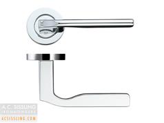 Rosso RM120 VELA Lever on Rose  